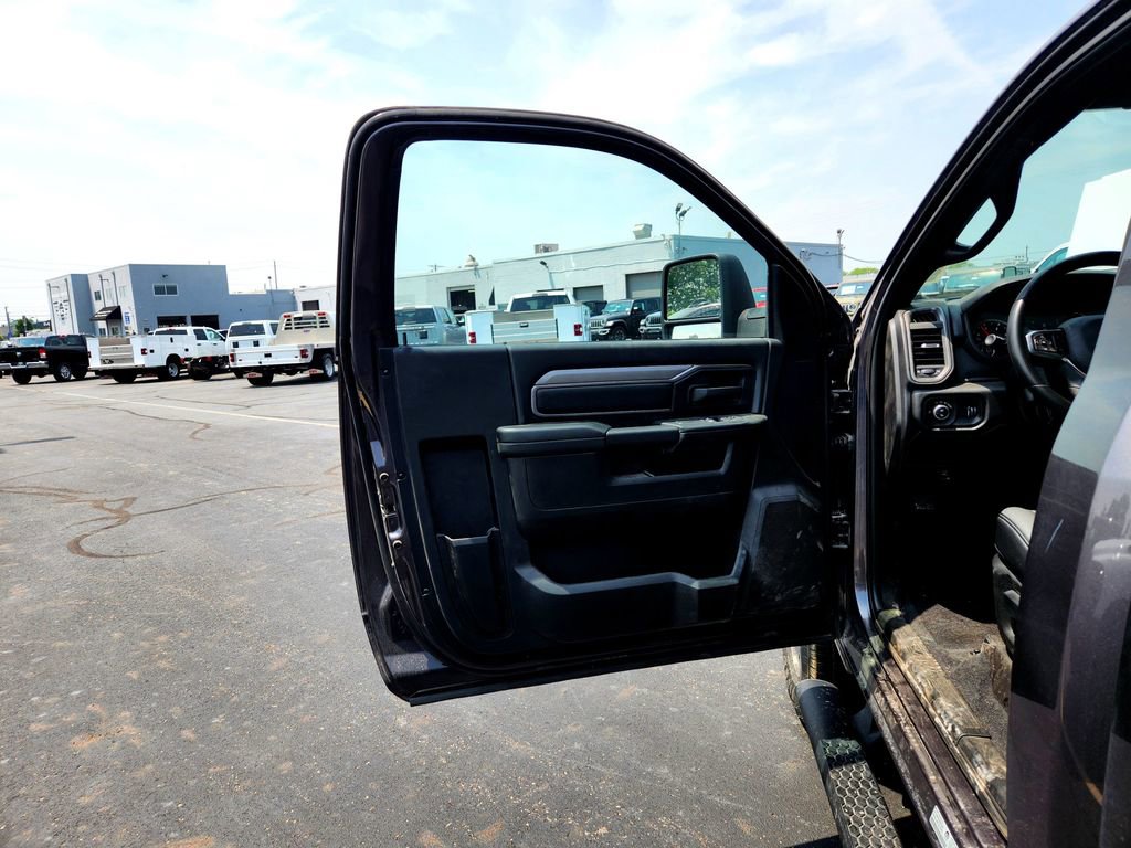 New 2025 RAM 3500 Tradesman image 15