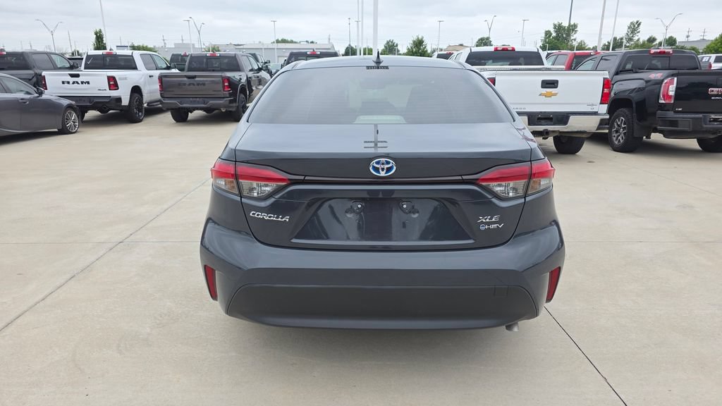Used 2025 Toyota Corolla XLE FWD image 4