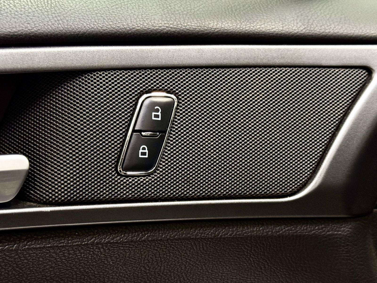 Used 2016 Ford Fusion SE FWD image 14