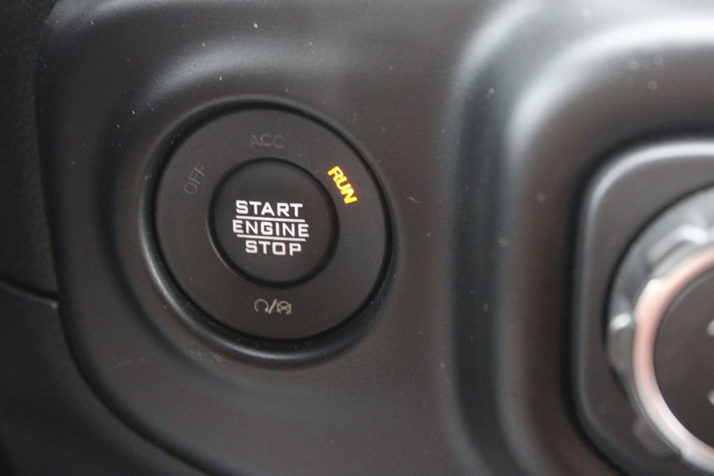 Used 2023 Jeep Wrangler Unlimited Sahara w/ Cold Weather Group AWD/4WD image 39
