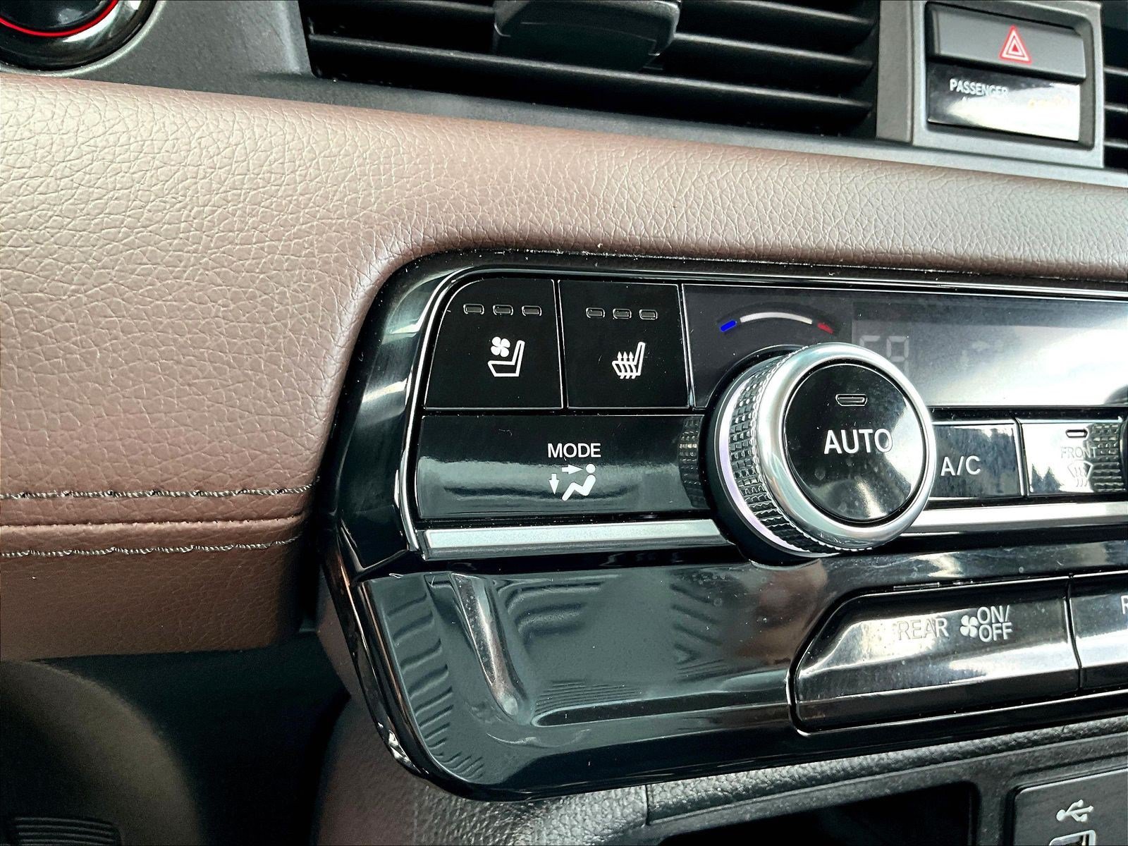 Used 2025 Honda Pilot Elite image 38