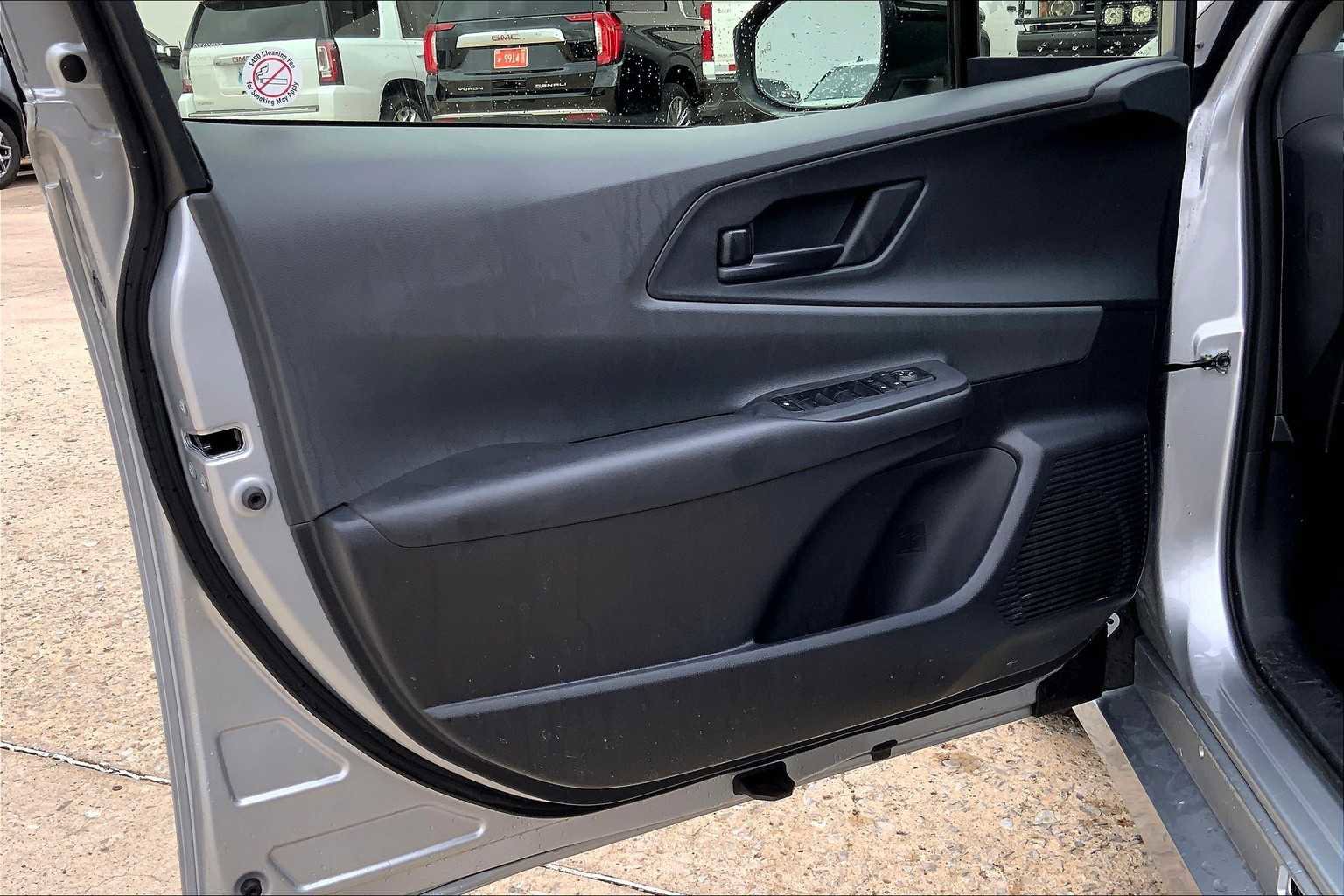 Used 2024 Toyota Prius XLE image 41