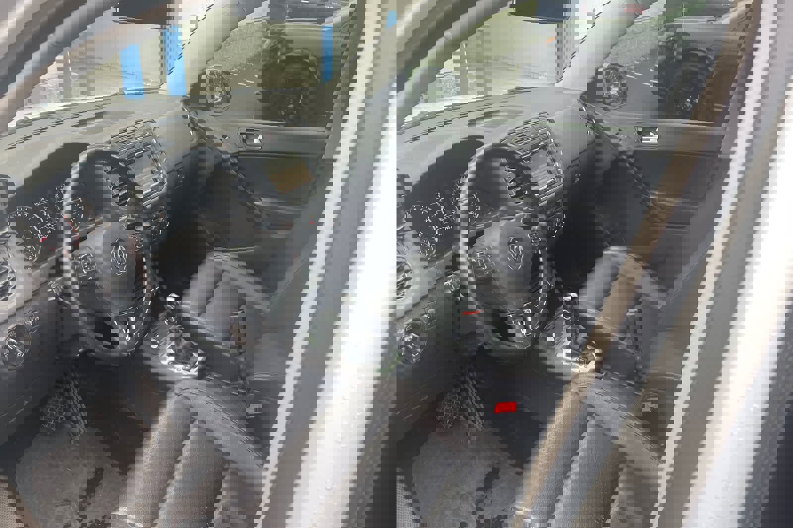 Used 2015 Volkswagen Tiguan SE image 13