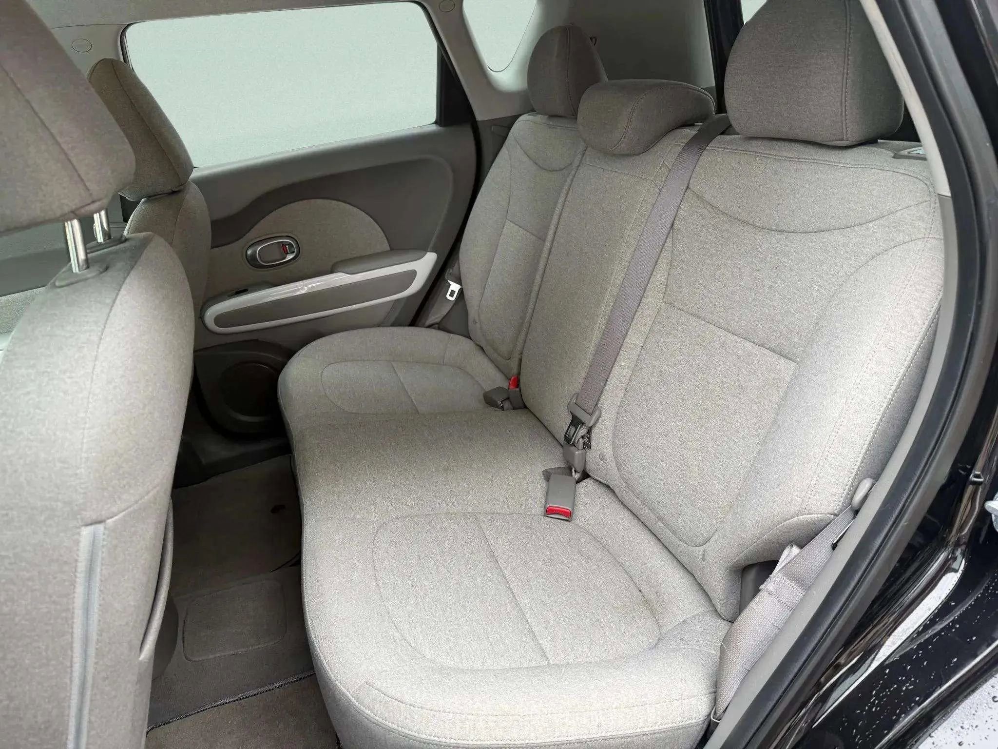 Used 2017 Kia Soul EV image 16