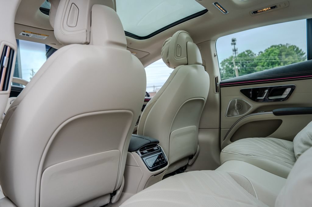 Used 2023 Mercedes-Benz EQS 580 4MATIC Sedan image 23