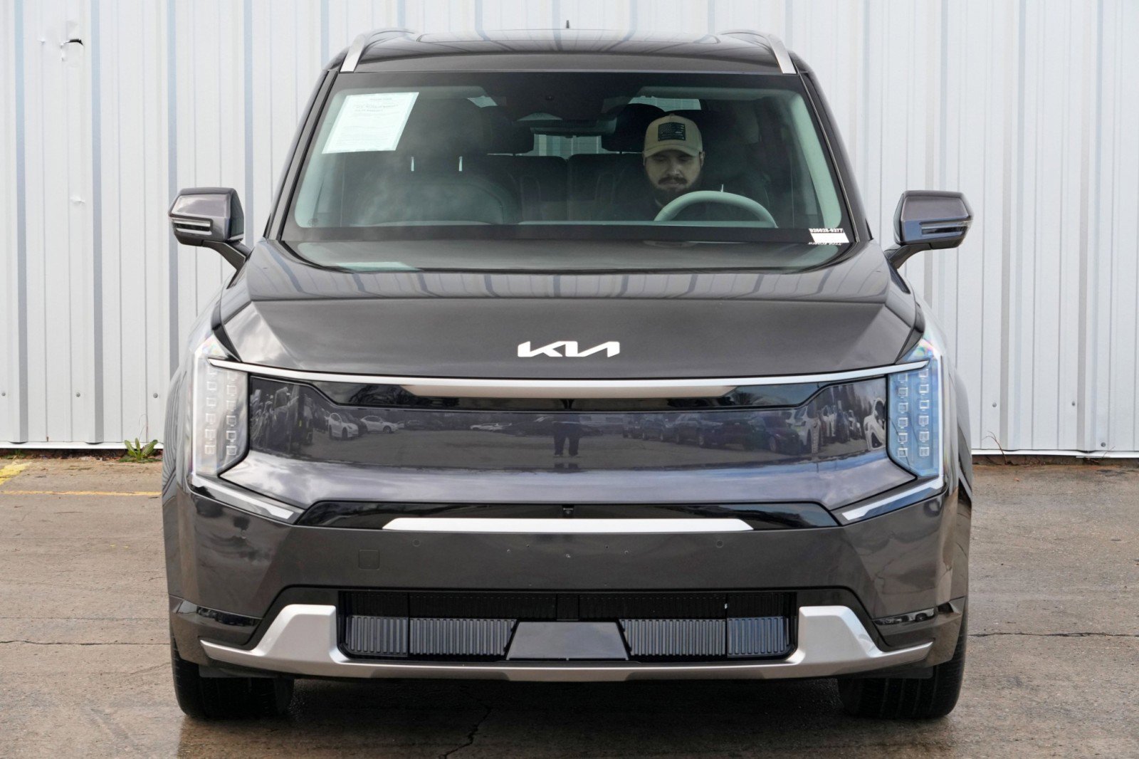 Used 2024 Kia EV9 Land image 51