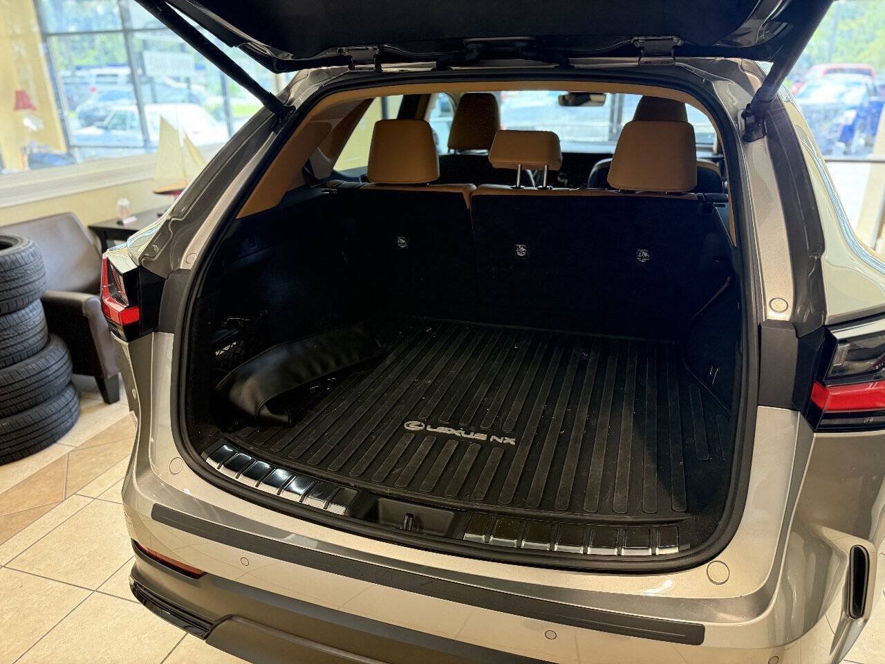 Used 2024 Lexus NX 250 FWD image 14