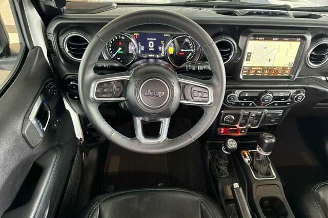 Used 2023 Jeep Wrangler Unlimited Rubicon 4xe AWD/4WD image 11