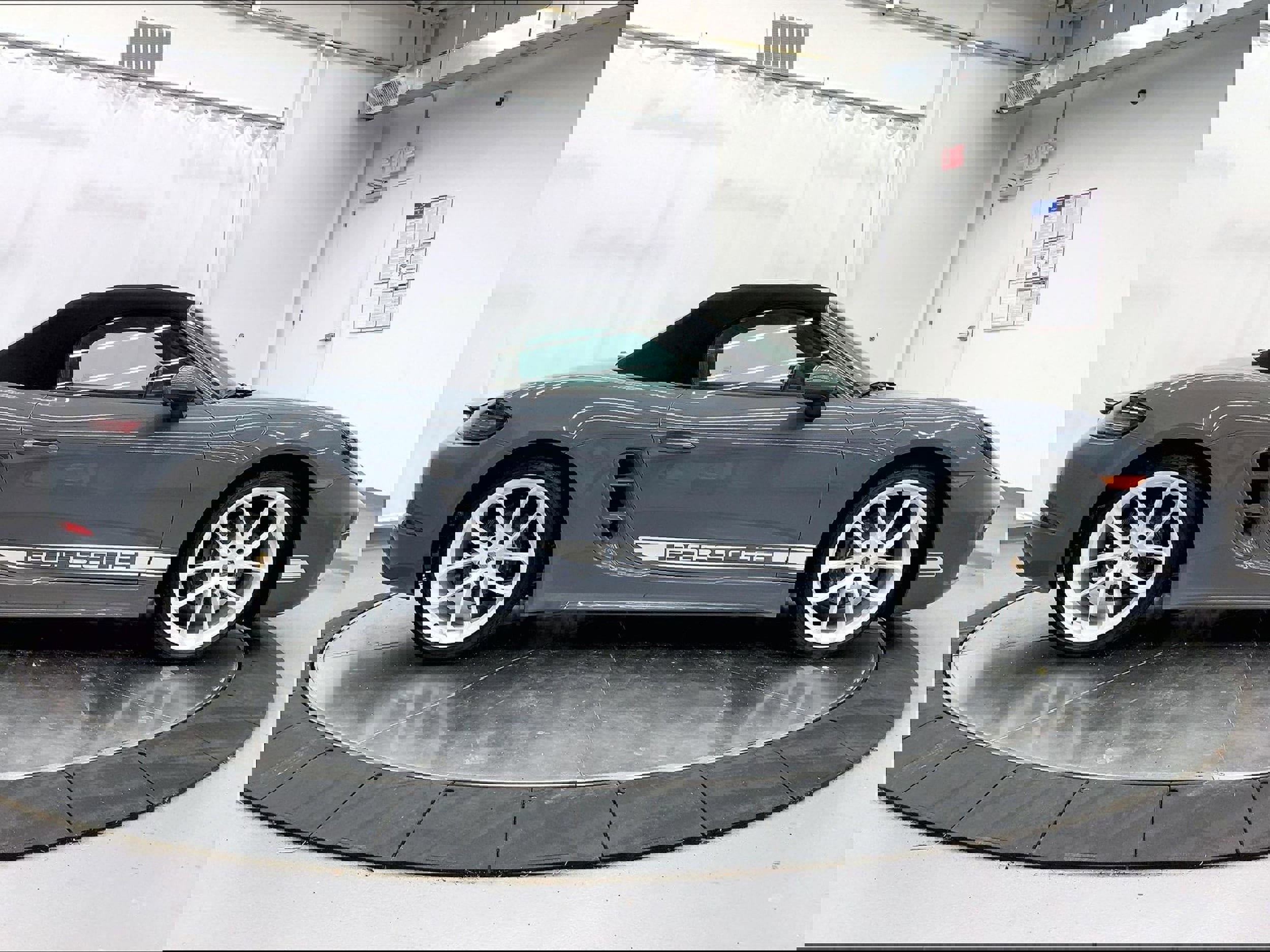 Used 2024 Porsche 718 Boxster image 8