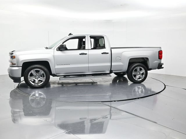 Used 2018 Chevrolet Silverado 1500 Custom w/ Custom Value Package RWD image 6