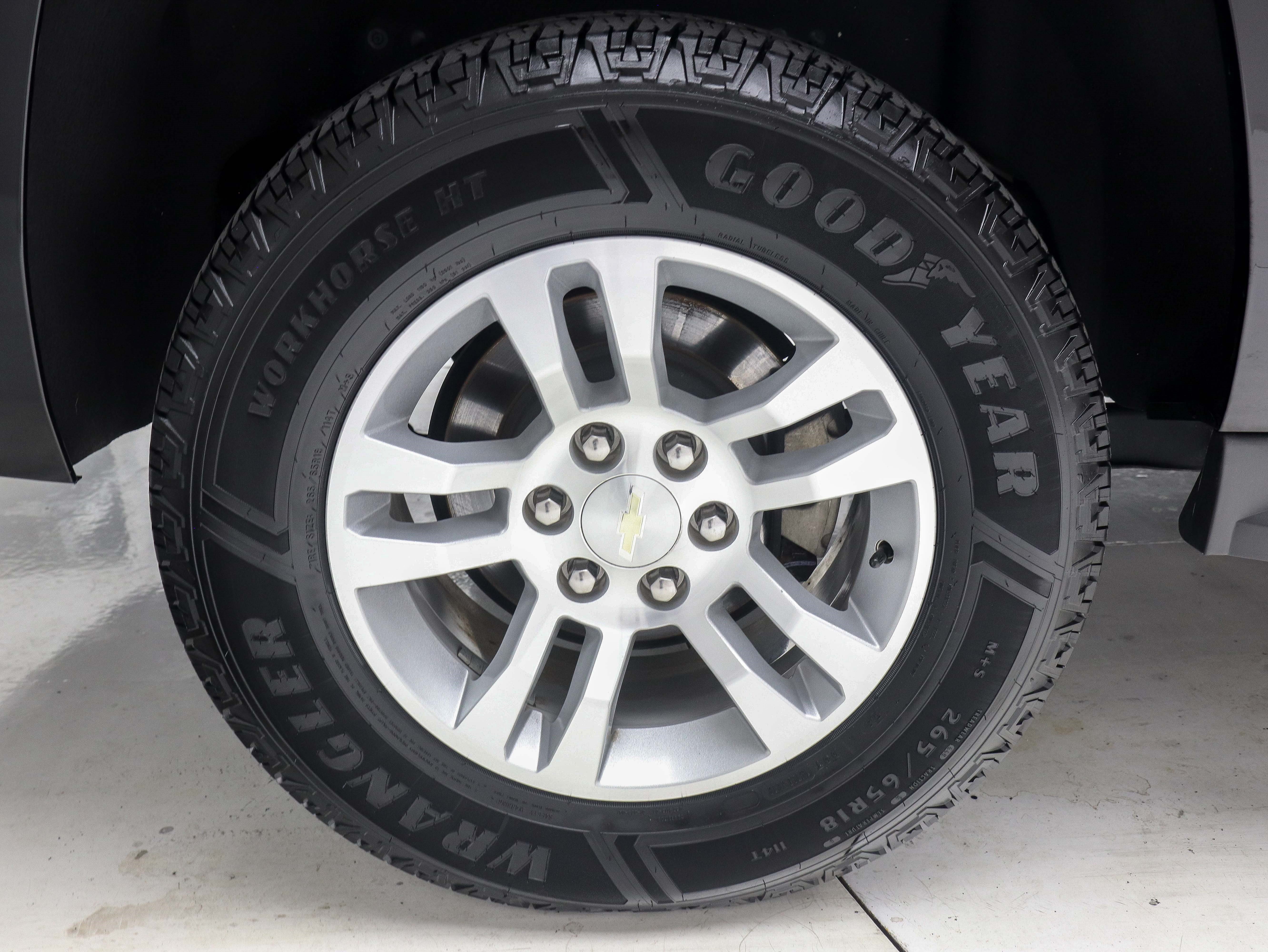 Used 2016 Chevrolet Suburban LS AWD/4WD image 29