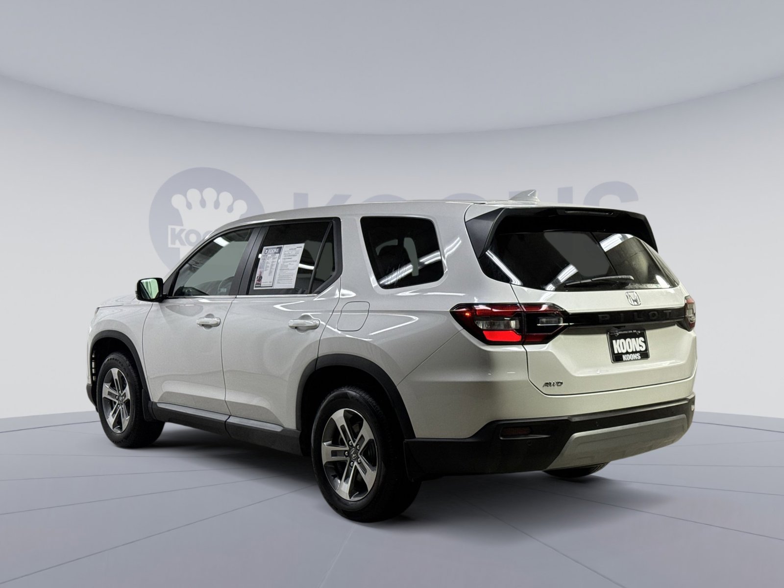 Used 2025 Honda Pilot EX-L image 10