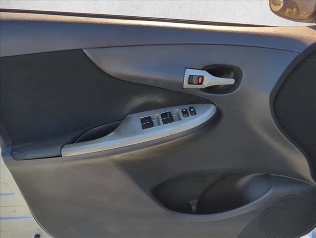 Used 2012 Toyota Corolla S image 7