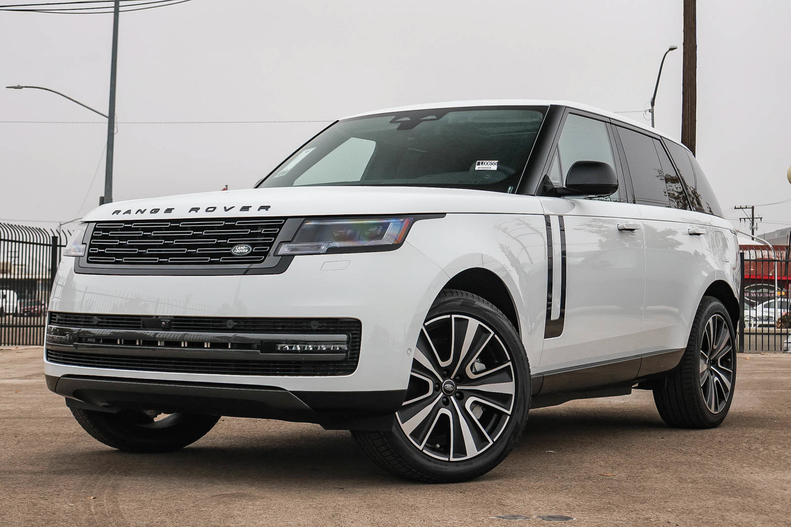 New 2025 Land Rover Range Rover SE AWD/4WD image 1