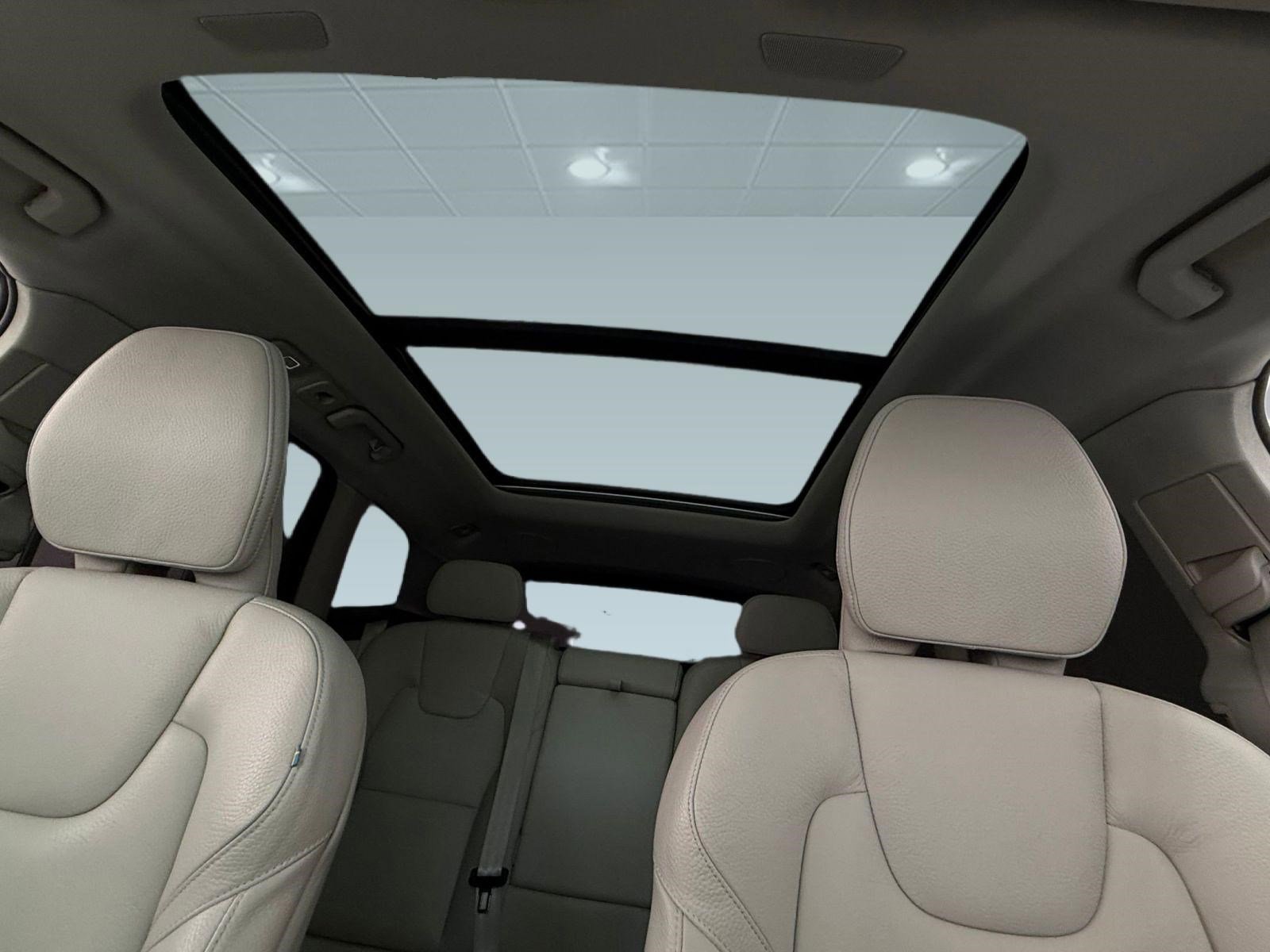 Used 2024 Volvo XC60 B5 Plus w/ Protection Package Premier image 13