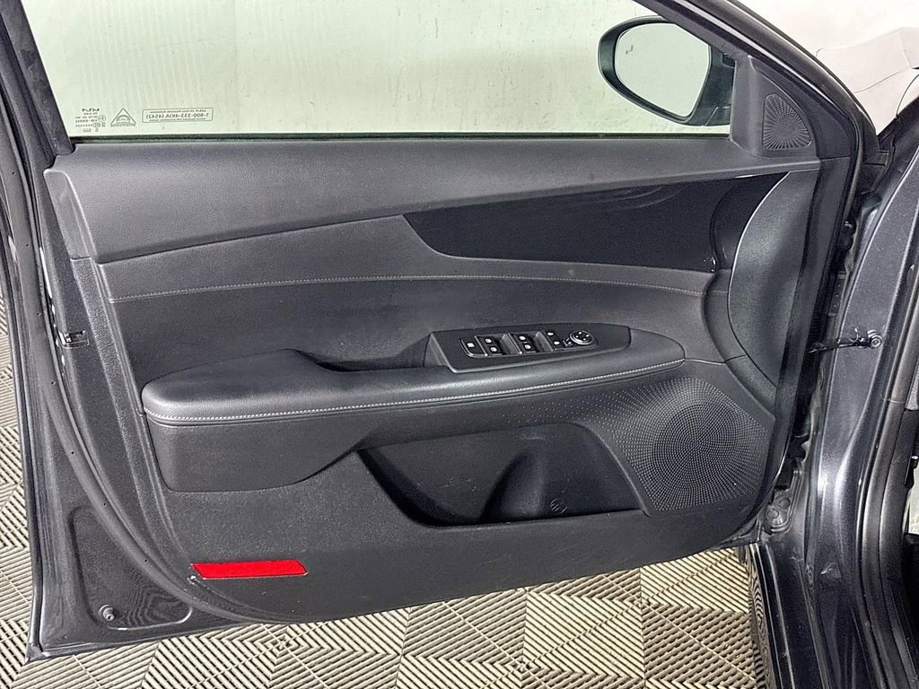 Certified 2024 Kia Forte GT-Line image 10