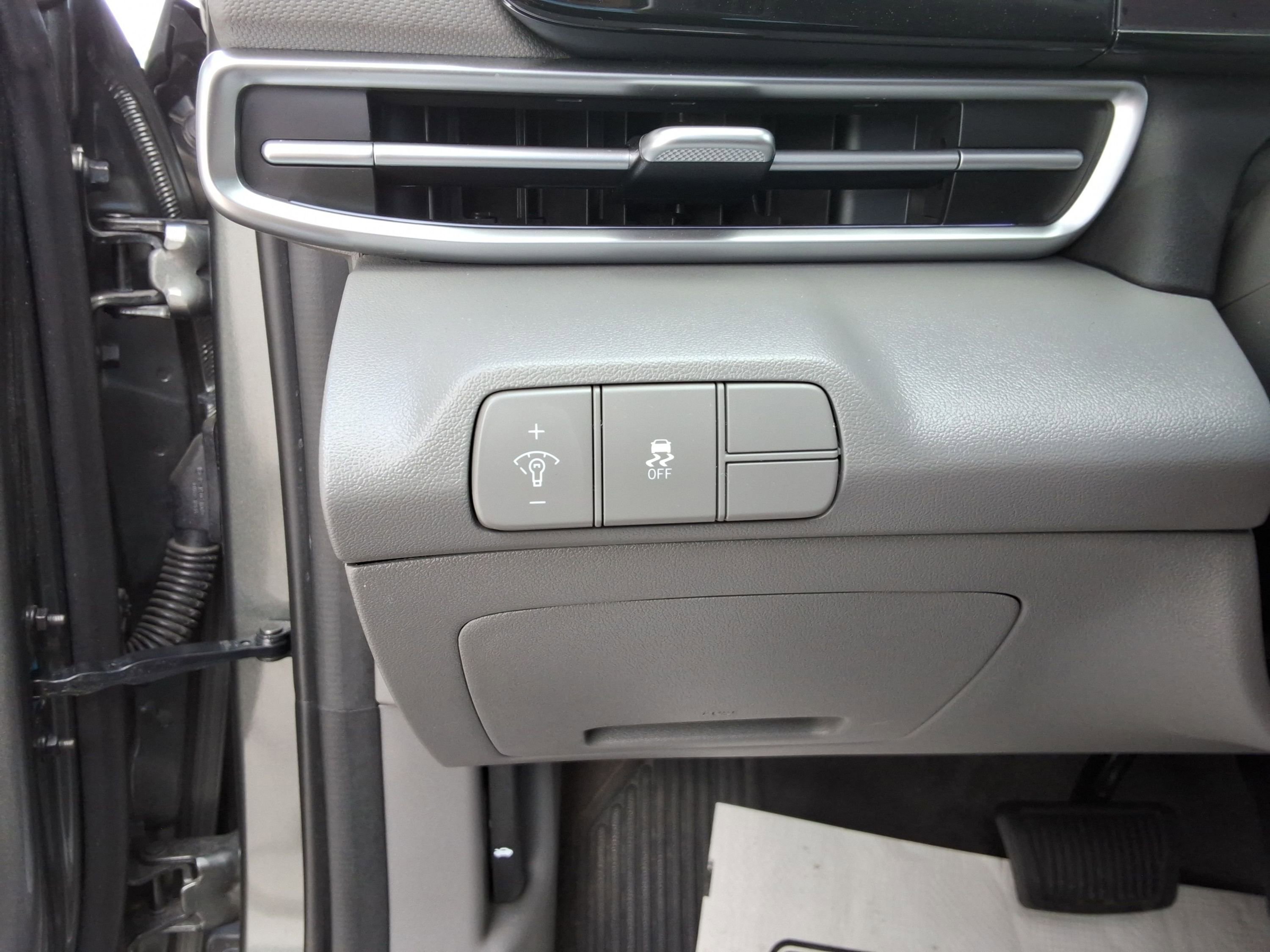 Used 2025 Hyundai Elantra SEL FWD image 21