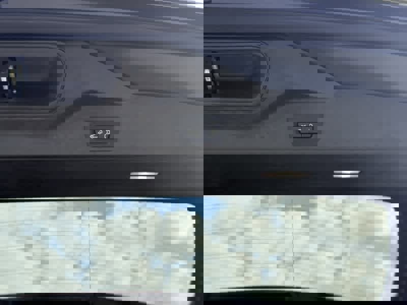 Used 2021 BMW X5 xDrive40i w/ M Sport Package image 22