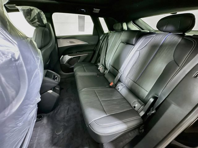 New 2027 Cadillac Lyriq Premium Luxury w/ LPO, Floor Liner Package AWD/4WD image 18