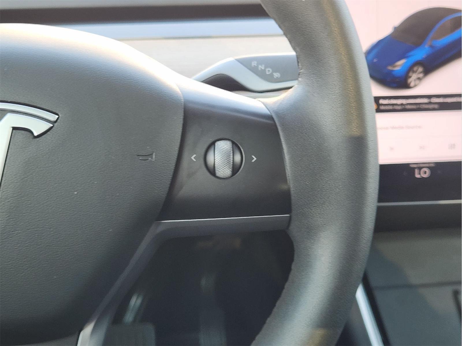 Used 2021 Tesla Model Y Long Range AWD/4WD image 28