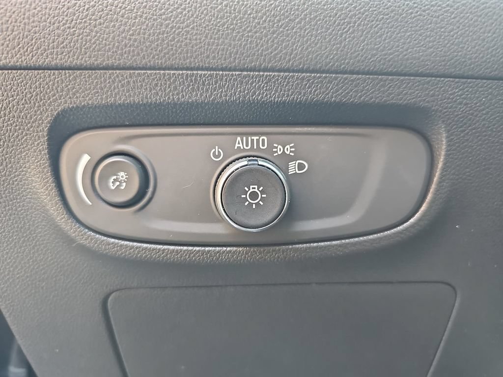 Used 2024 Buick Encore GX Sport Touring AWD/4WD image 25