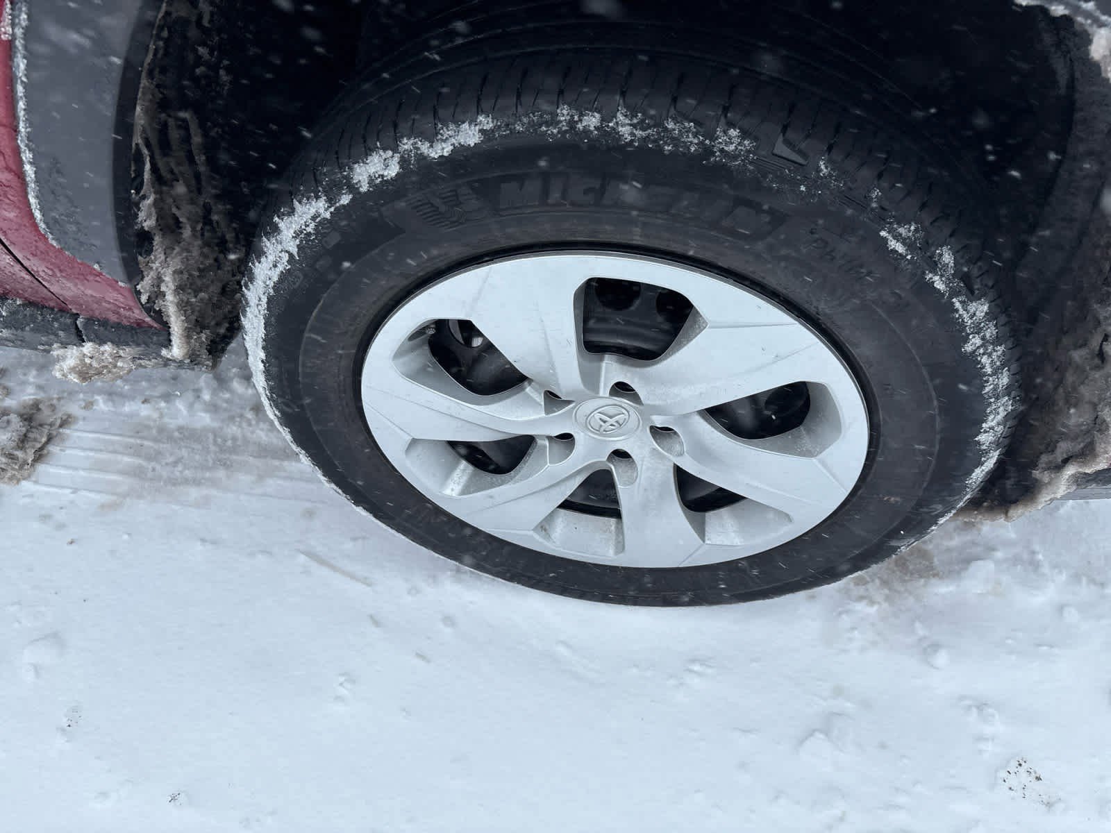 Used 2022 Toyota RAV4 LE image 5