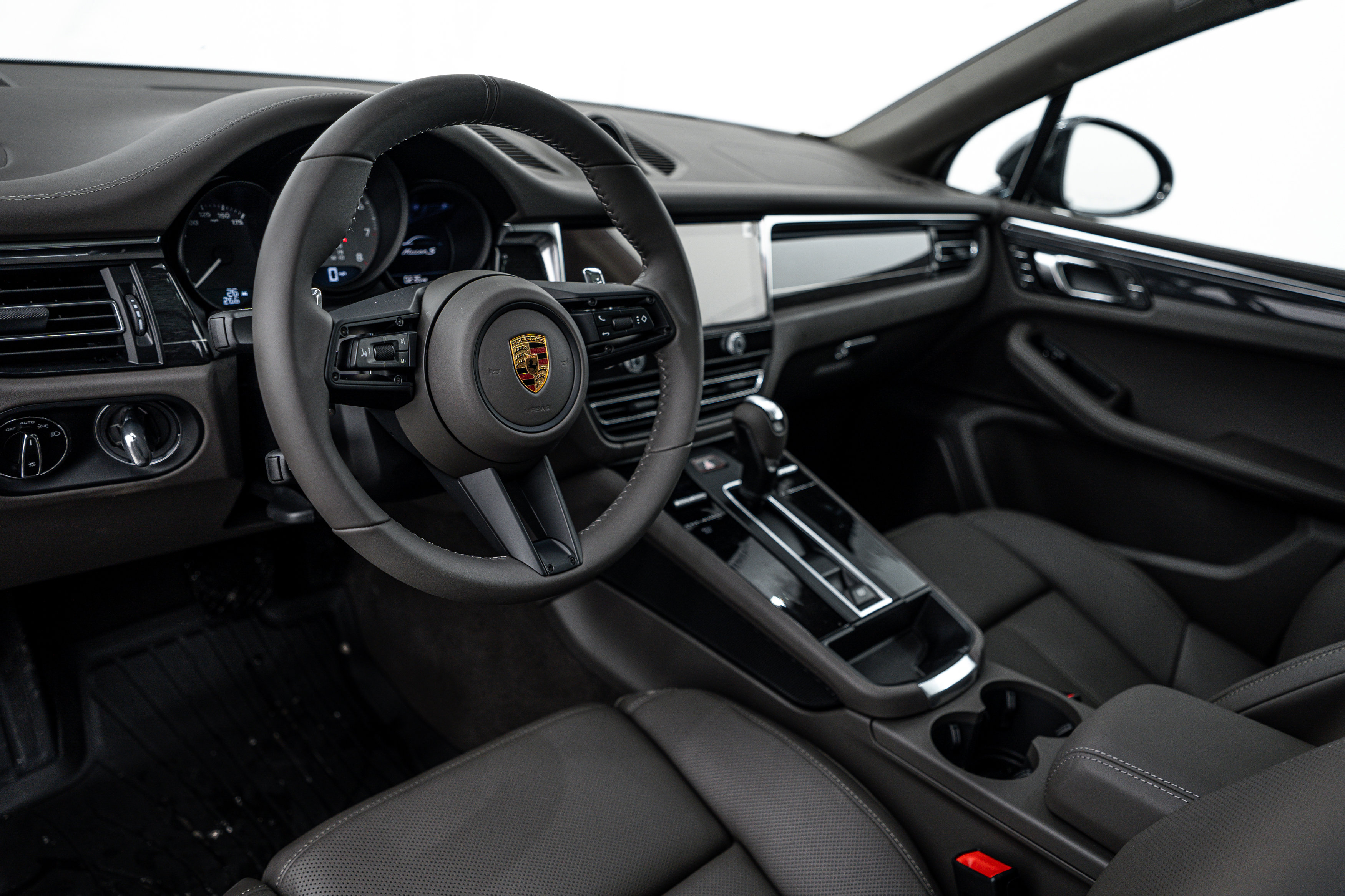New 2026 Porsche Macan S AWD/4WD image 4