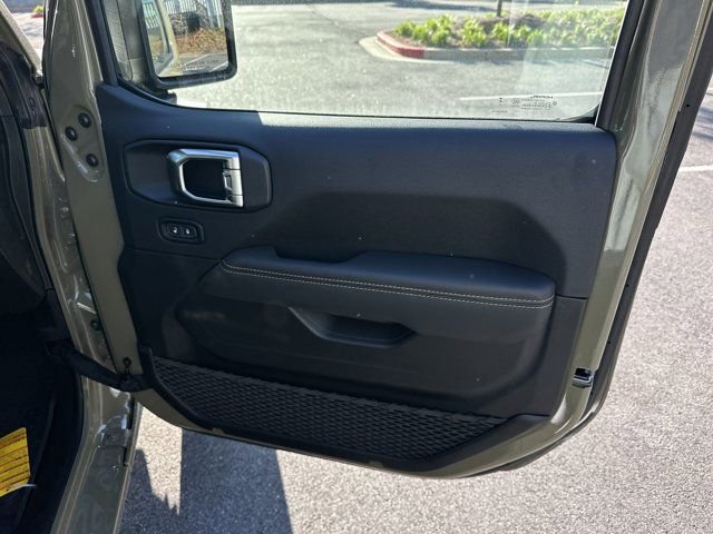 New 2025 Jeep Gladiator Sport w/ Premium Package image 14