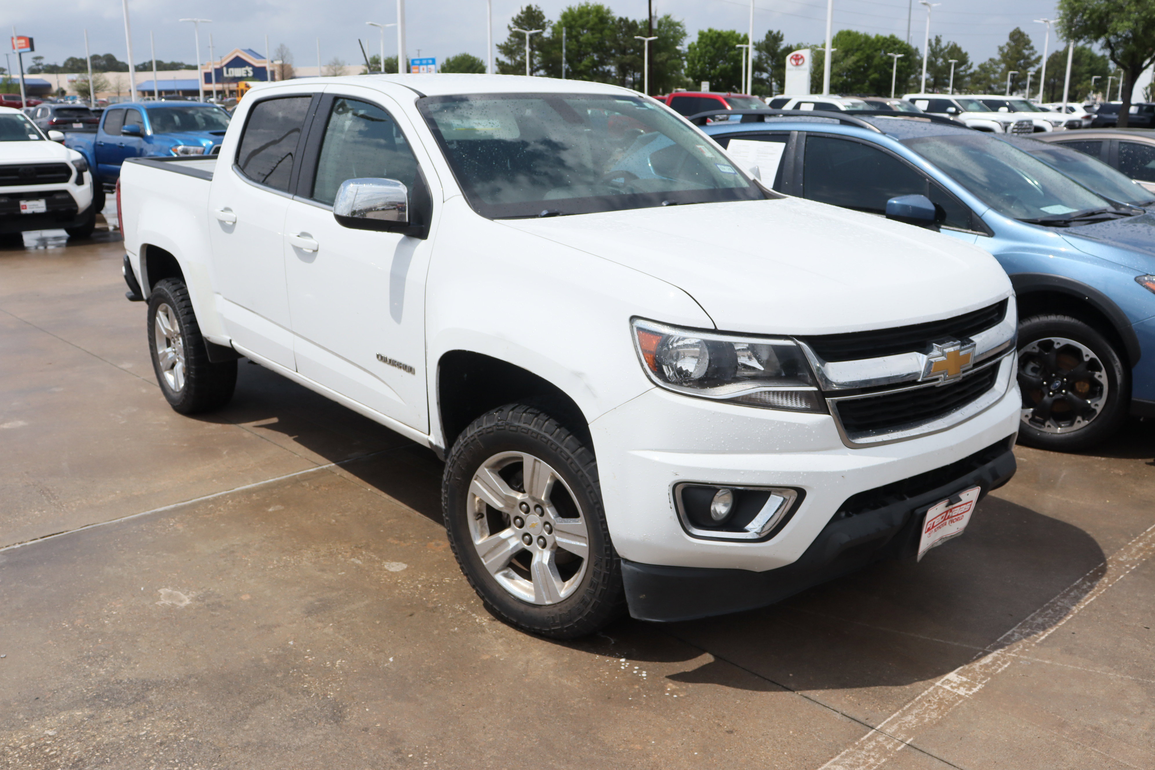 Used 2017 Chevrolet Colorado LT w/ LT Convenience Package image 2