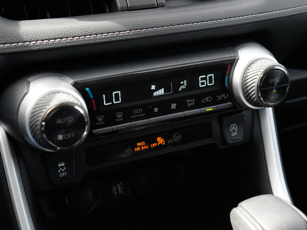 Used 2024 Toyota RAV4 XLE image 32