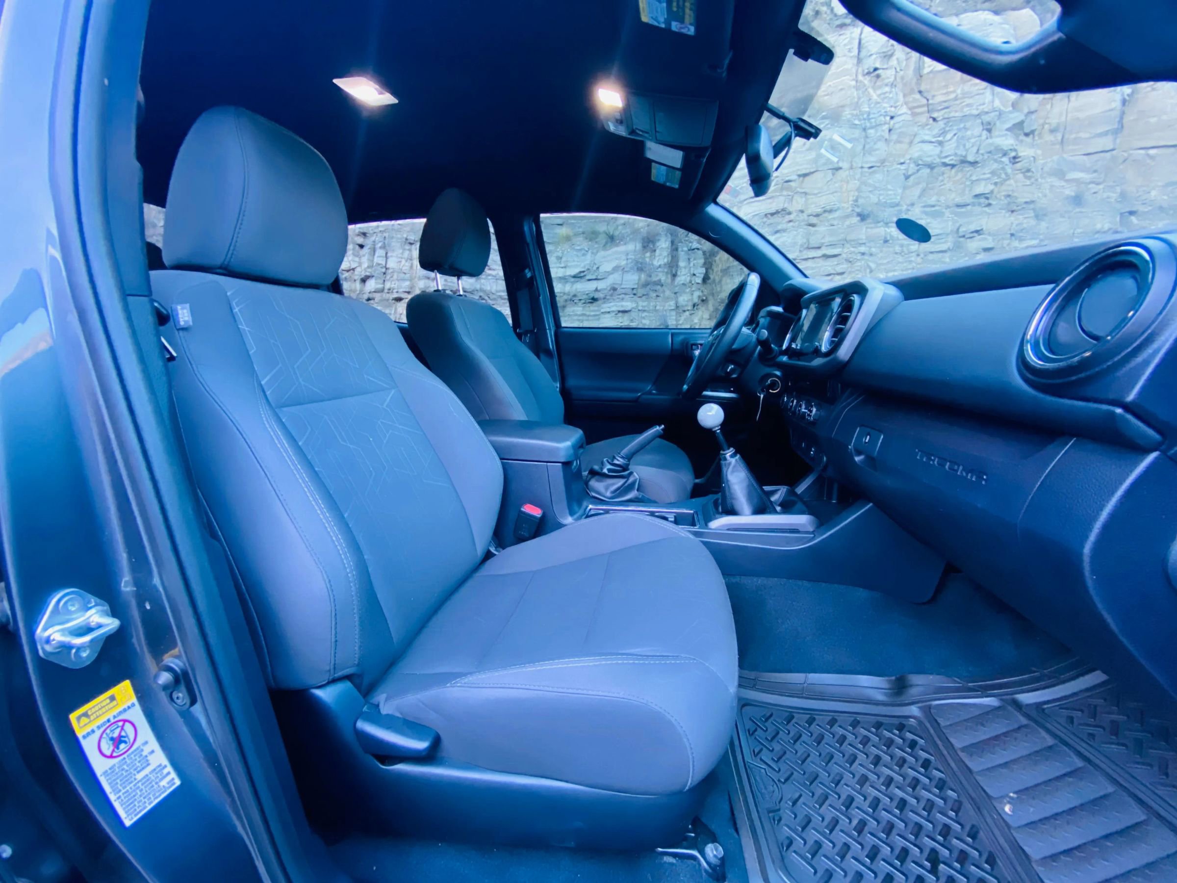 Used 2017 Toyota Tacoma TRD Sport w/ Premium & Technology Package image 32