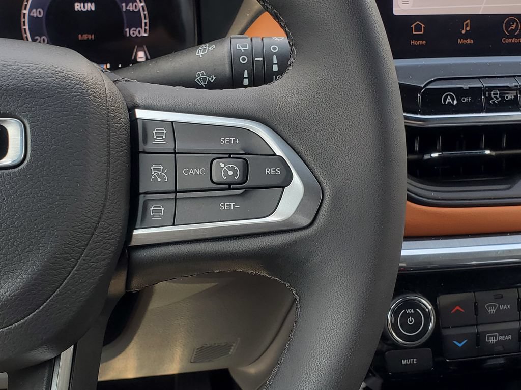 Used 2023 Jeep Compass Limited w/ Elite Group AWD/4WD image 12