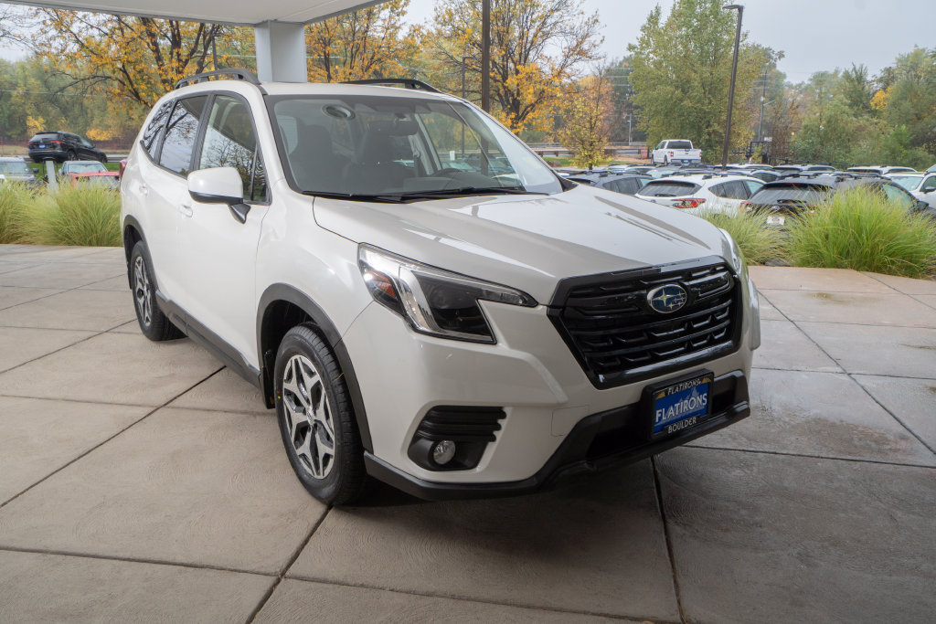 Certified 2023 Subaru Forester Premium AWD/4WD image 2