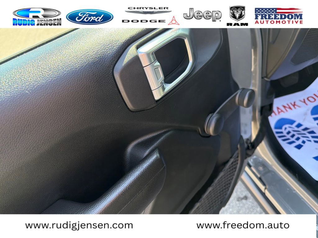 Used 2022 Jeep Wrangler Unlimited Sport AWD/4WD image 11
