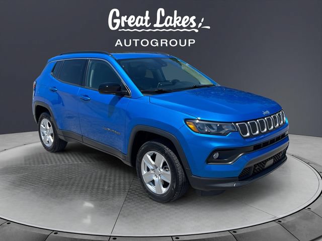 Used 2022 Jeep Compass Latitude w/ Sun and Sound Group AWD/4WD image 7