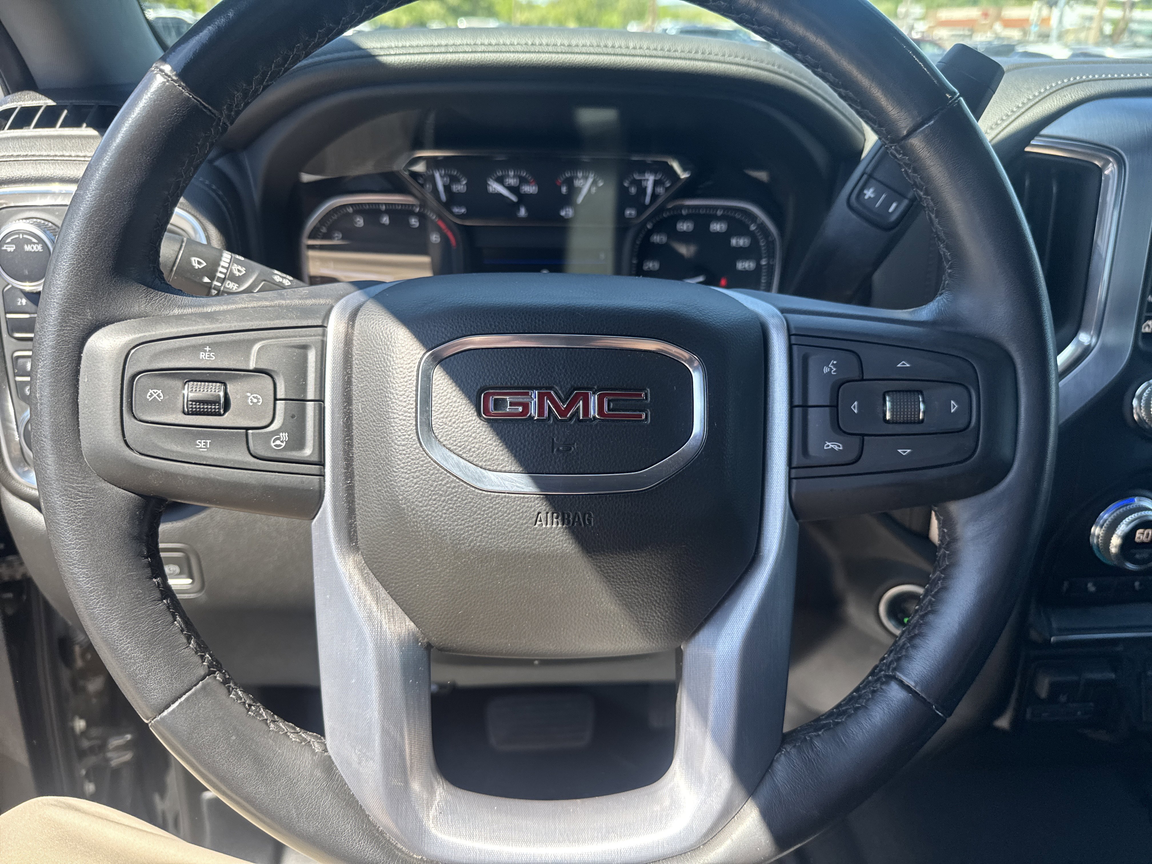 Used 2022 GMC Sierra 2500 SLE w/ SLE Value Package; AWD/4WD image 17