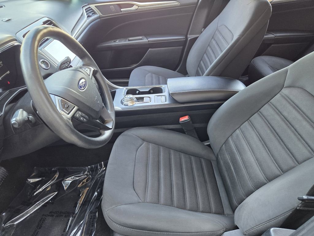 Used 2019 Ford Fusion SE FWD image 8