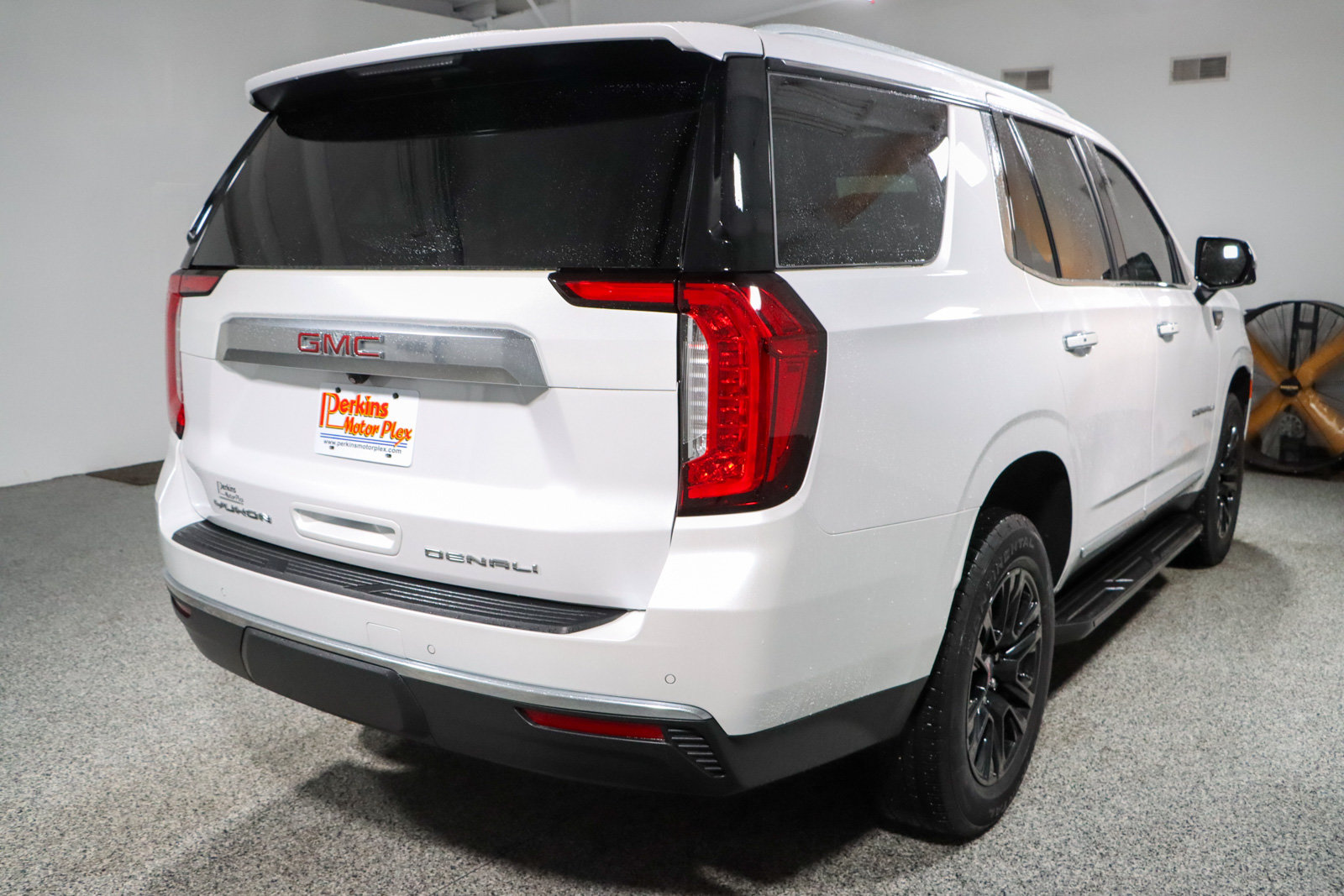 Used 2023 GMC Yukon Denali AWD/4WD image 7