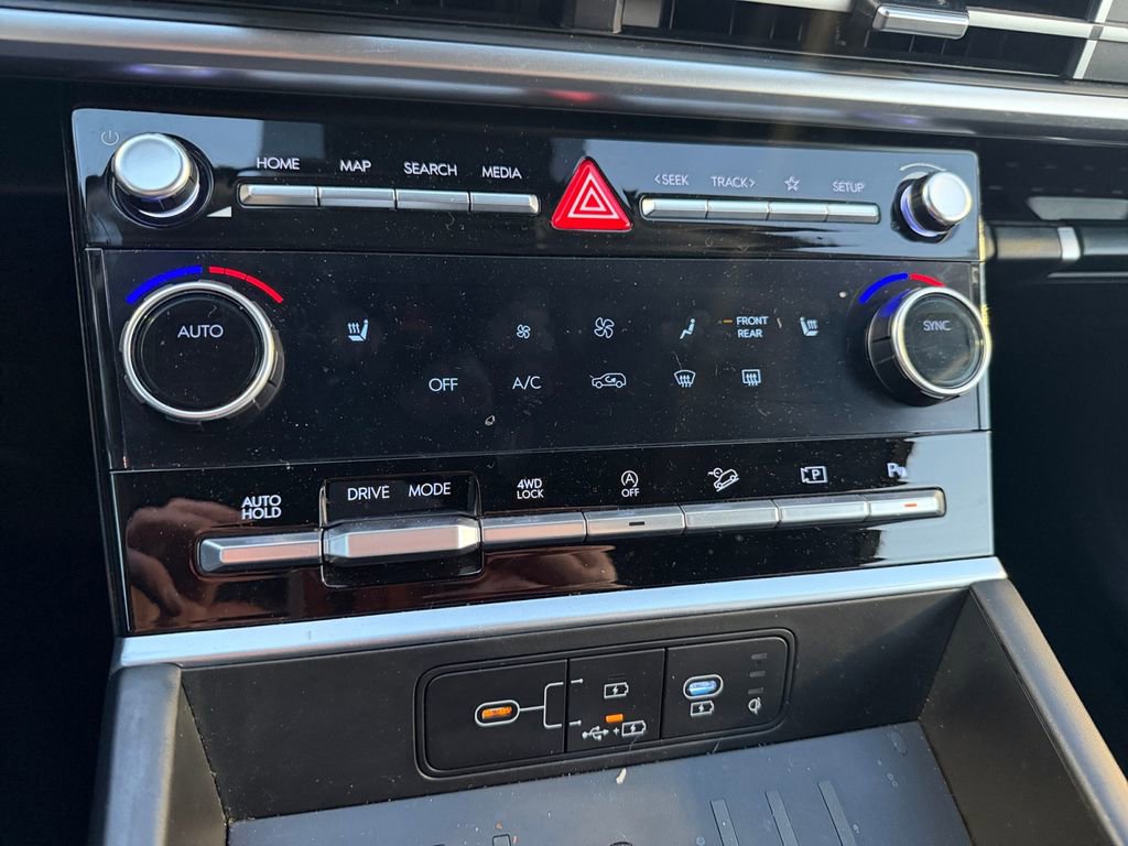 Used 2025 Hyundai Santa Fe SEL image 19