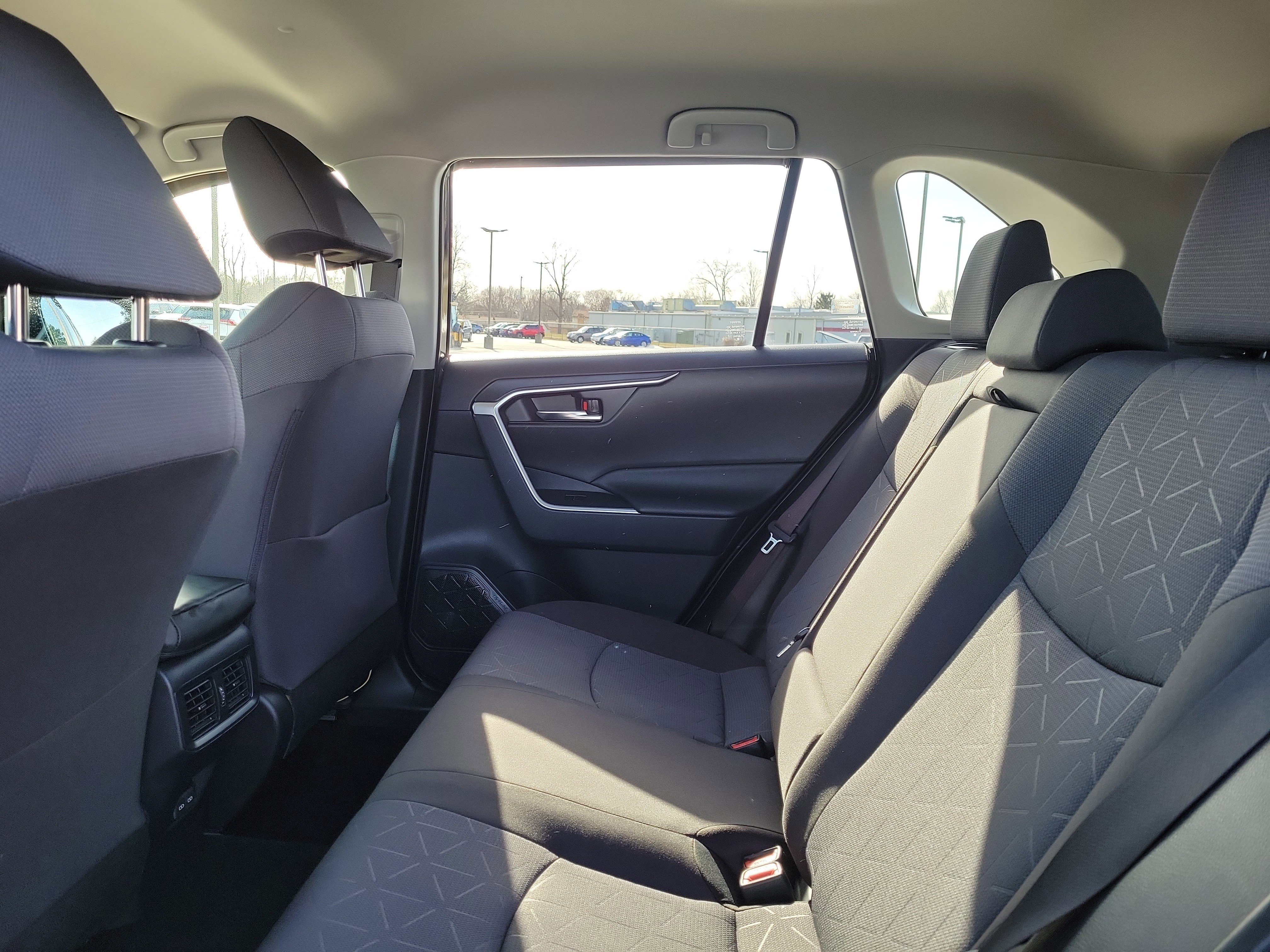 Used 2022 Toyota RAV4 XLE image 11