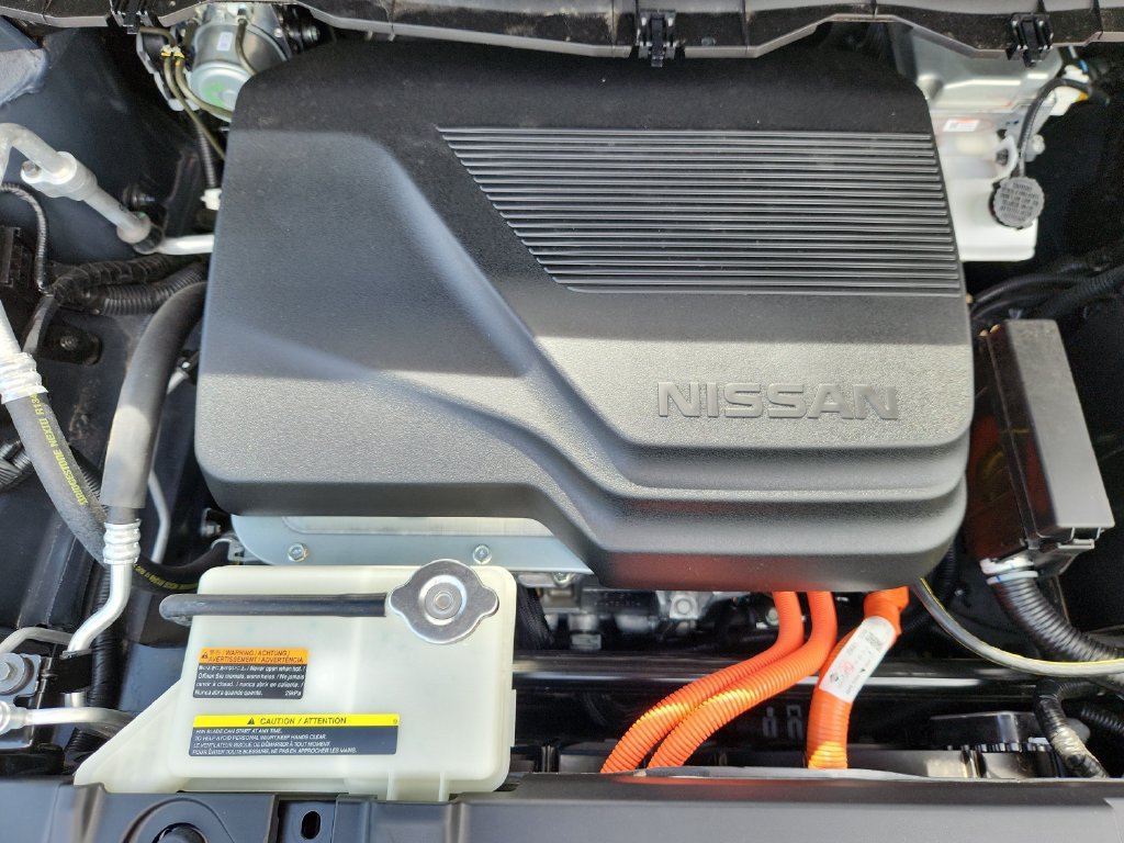Used 2025 Nissan Leaf S FWD image 14