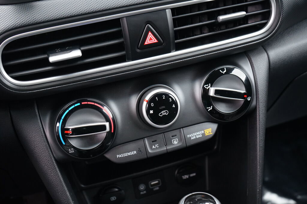 Used 2020 Hyundai Kona SEL image 19