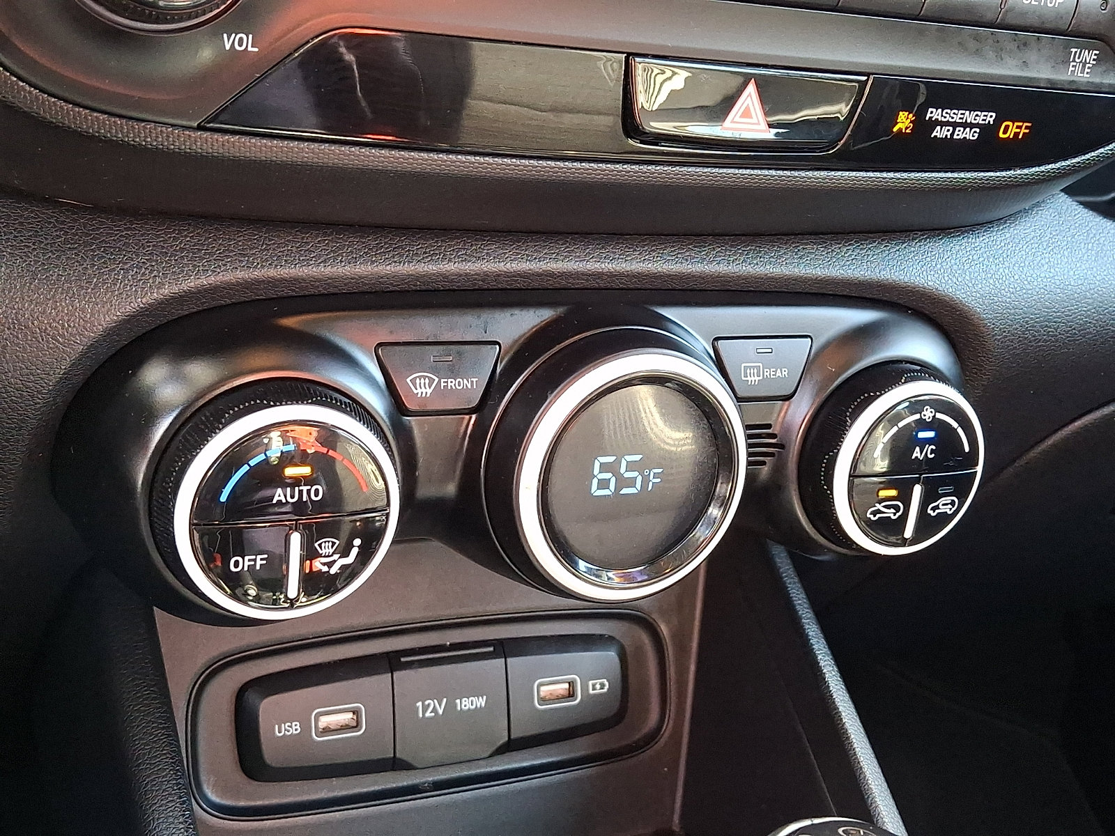 Used 2022 Hyundai Venue Limited w/ Cargo Package FWD image 15