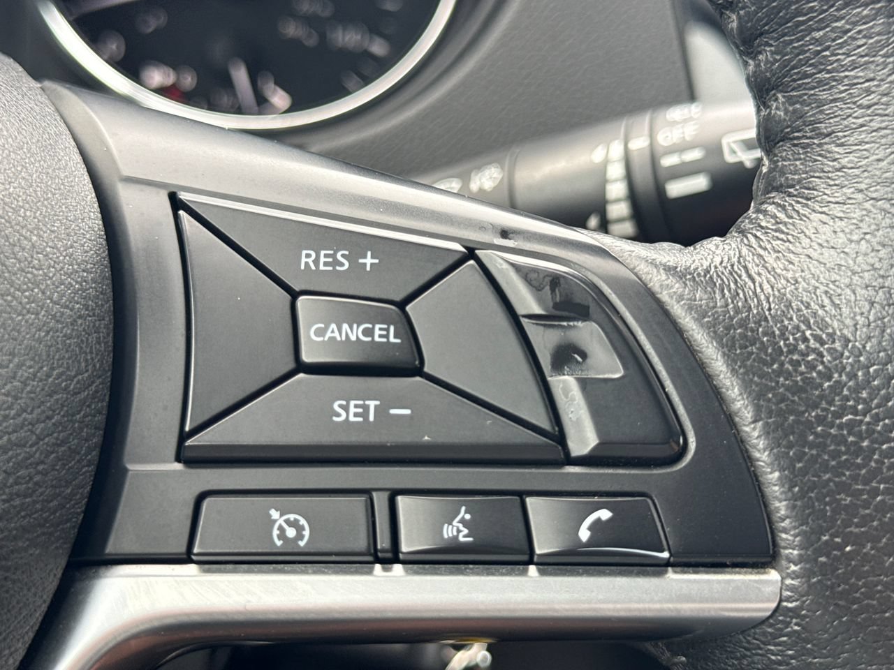 Used 2020 Nissan Rogue S AWD/4WD image 26