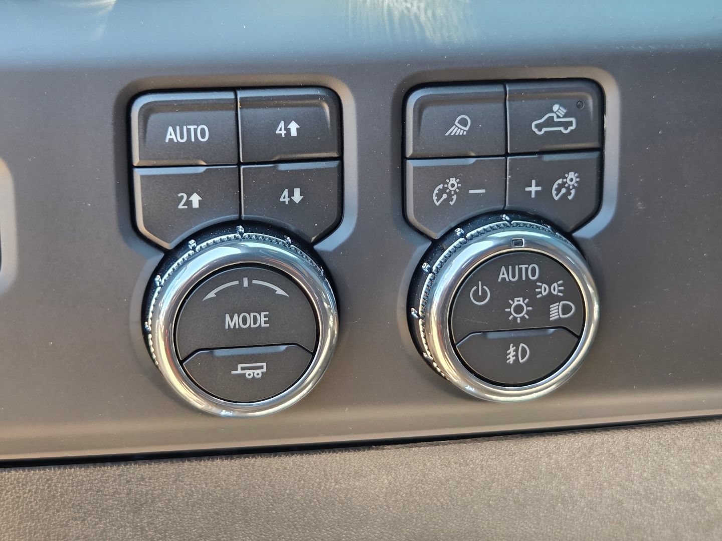 New 2026 GMC Sierra 2500 AT4 w/ AT4 Premium Plus Package AWD/4WD image 33