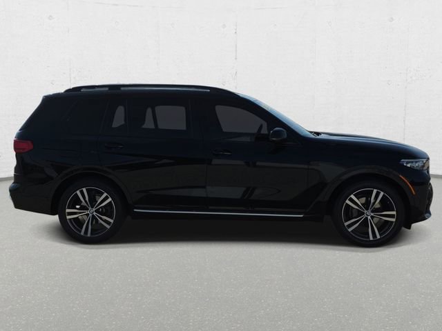 Used 2022 BMW X7 xDrive40i w/ M Sport Package AWD/4WD image 4