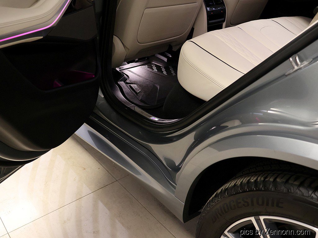 Certified 2024 BMW X5 xDrive40i w/ Executive Package image 29