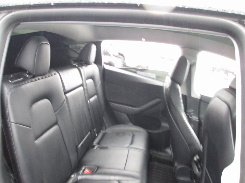 Used 2022 Tesla Model Y Performance image 18