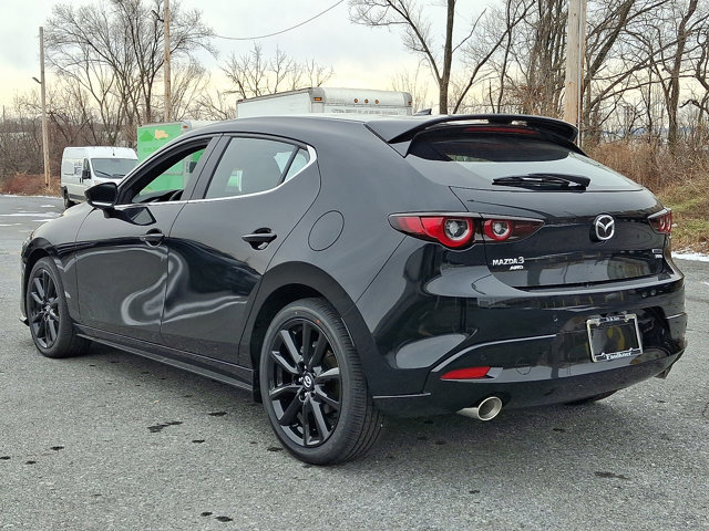 New 2026 MAZDA MAZDA3 Hatchback w/Premium Plus Pkg image 4