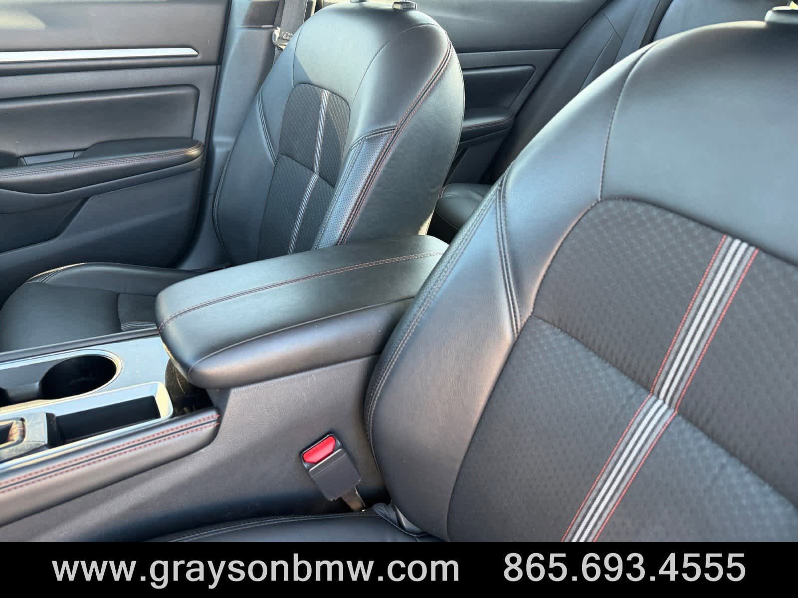Used 2024 Nissan Altima 2.5 SR FWD image 12